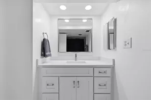 400 Island Way, Clearwater Beach, FL 33767 - Photo 25