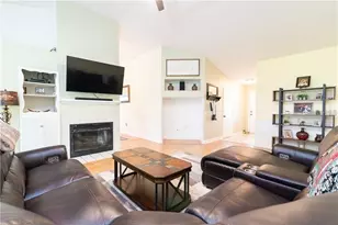 1907 Coral Tree Ct, Brandon, FL 33511 - Photo 9