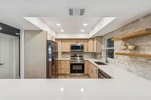 19808 Reading Rd, Lutz, FL 33558 - Photo 13