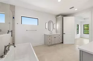 2936 W Rogers Ave, Tampa, FL 33611 - Photo 29