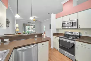 12154 Putter Green Ct, New Port Richey, FL 34654 - Photo 11