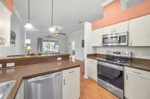 12154 Putter Green Ct, New Port Richey, FL 34654 - Photo 11