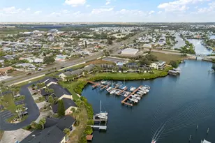 634 Yardarm Dr, Apollo Beach, FL 33572 - Photo 71