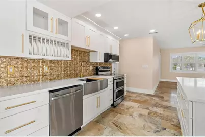 325 W Martin Luther King Jr Drive, Tarpon Springs, FL 34689 - Photo 13