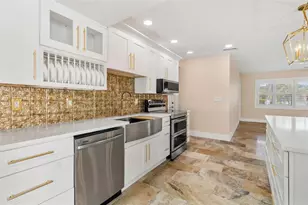 325 W Martin Luther King Jr Dr, Tarpon Springs, FL 34689 - Photo 13