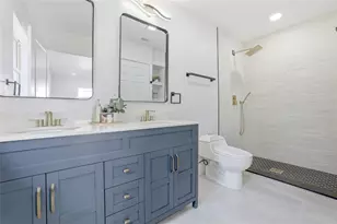 1005 Cedar Lake Dr, Tampa, FL 33612 - Photo 19