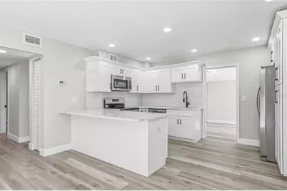 4425 W Bay Avenue, Tampa, FL 33616 - Photo 9