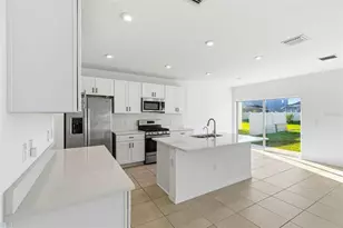 5905 Laurelcrest Gln, Palmetto, FL 34221 - Photo 13