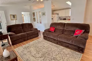 6727 Mt Pleasant Rd NE, Saint Petersburg, FL 33702 - Photo 7