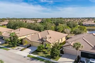 5415 Sunset Falls Dr, Apollo Beach, FL 33572 - Photo 9