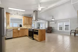 36434 Malibu Way, Zephyrhills, FL 33541 - Photo 13