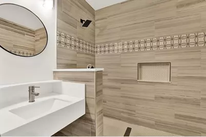 1810 Maryland Avenue NE, Saint Petersburg, FL 33703 - Photo 17