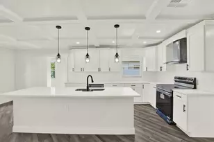 1810 Maryland Ave NE, Saint Petersburg, FL 33703 - Photo 7