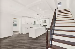 1810 Maryland Ave NE, Saint Petersburg, FL 33703 - Photo 3