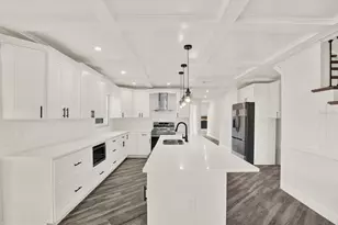 1810 Maryland Ave NE, Saint Petersburg, FL 33703 - Photo 5