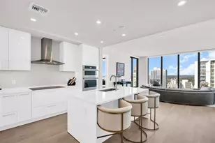 301 1st St S, Saint Petersburg, FL 33701 - Photo 3