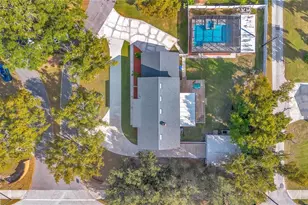 811 Fairlington Dr, Lakeland, FL 33813 - Photo 3
