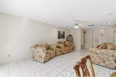 15606 Farnsworth Lane, Tampa, FL 33624 - Photo 11