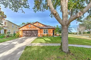 7352 Bridgeview Dr, Zephyrhills, FL 33545 - Photo 3