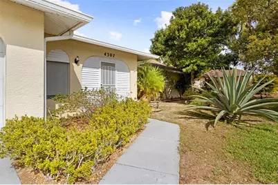 4307 Goldcoast Avenue, Spring Hill, FL 34609 - Photo 11