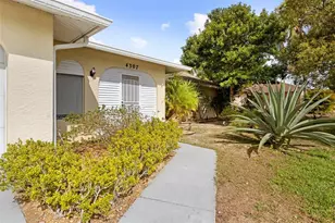 4307 Goldcoast Ave, Spring Hill, FL 34609 - Photo 11