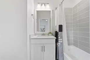 262 8th St N, Saint Petersburg, FL 33701 - Photo 31