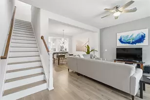 262 8th St N, Saint Petersburg, FL 33701 - Photo 13