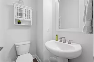 262 8th St N, Saint Petersburg, FL 33701 - Photo 33