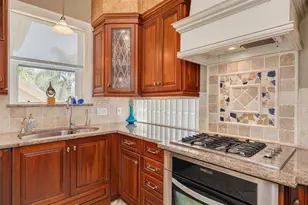 2613 59th St S, Gulfport, FL 33707 - Photo 7