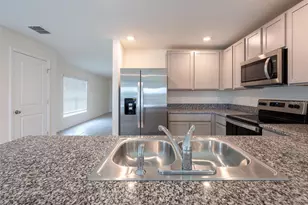 3820 Mannered Gold Ave, Bradenton, FL 34208 - Photo 11