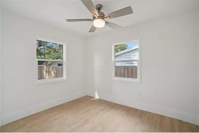 9008 Bay Street NE, Saint Petersburg, FL 33702 - Photo 11