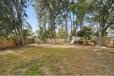 9008 Bay Street NE, Saint Petersburg, FL 33702 - Photo 17