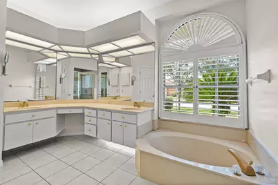 5210 Camberlea Avenue, Zephyrhills, FL 33541 - Photo 41