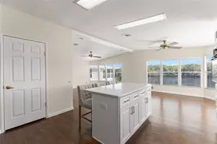 7113 Mt Piney Rd NE, Saint Petersburg, FL 33702 - Photo 13