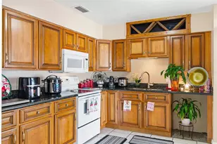 4914 Holiday Dr, Tampa, FL 33615 - Photo 41