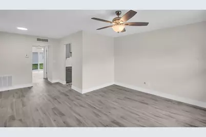 24862 US Highway 19 N #1105, Clearwater, FL 33763 - Photo 3