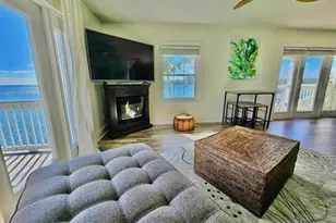 5285 Coquina Key Dr SE, Saint Petersburg, FL 33705 - Photo 9