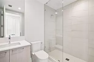 275 1st Ave S, Saint Petersburg, FL 33701 - Photo 27