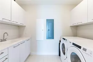 275 1st Ave S, Saint Petersburg, FL 33701 - Photo 19