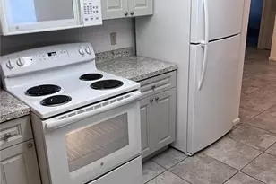 2106 Darlington Oak Dr, Seffner, FL 33584 - Photo 9