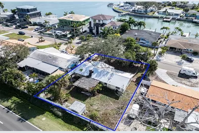 7833 Causeway Boulevard S, Saint Petersburg, FL 33707 - Photo 11