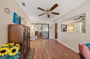 2710 Cypress Hollow Ct, New Port Richey, FL 34655 - Photo 13