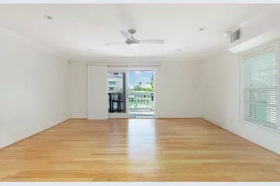 11820 Capri Circle S, Treasure Island, FL 33706 - Photo 7