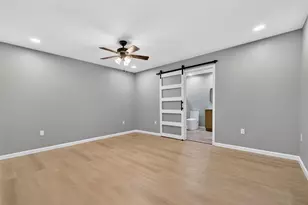 3957 Bearded Oaks Ct, Sarasota, FL 34232 - Photo 15