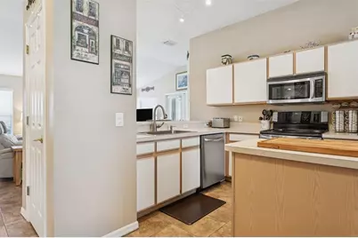 7135 Hamilton Park Boulevard, Tampa, FL 33615 - Photo 15