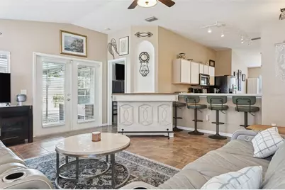 7135 Hamilton Park Boulevard, Tampa, FL 33615 - Photo 7