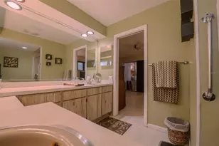 14001 Yacht Club Blvd, Seminole, FL 33776 - Photo 17
