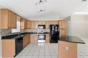 13420 Sunvale Pl, Tampa, FL 33626 - Photo 7