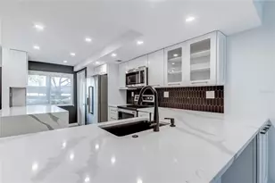 650 Island Way, Clearwater Beach, FL 33767 - Photo 5