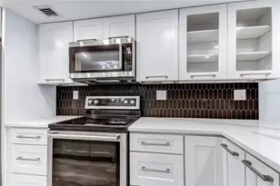 650 Island Way, Clearwater Beach, FL 33767 - Photo 7